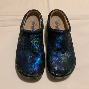 Alegria Blue Leaf Mules 6